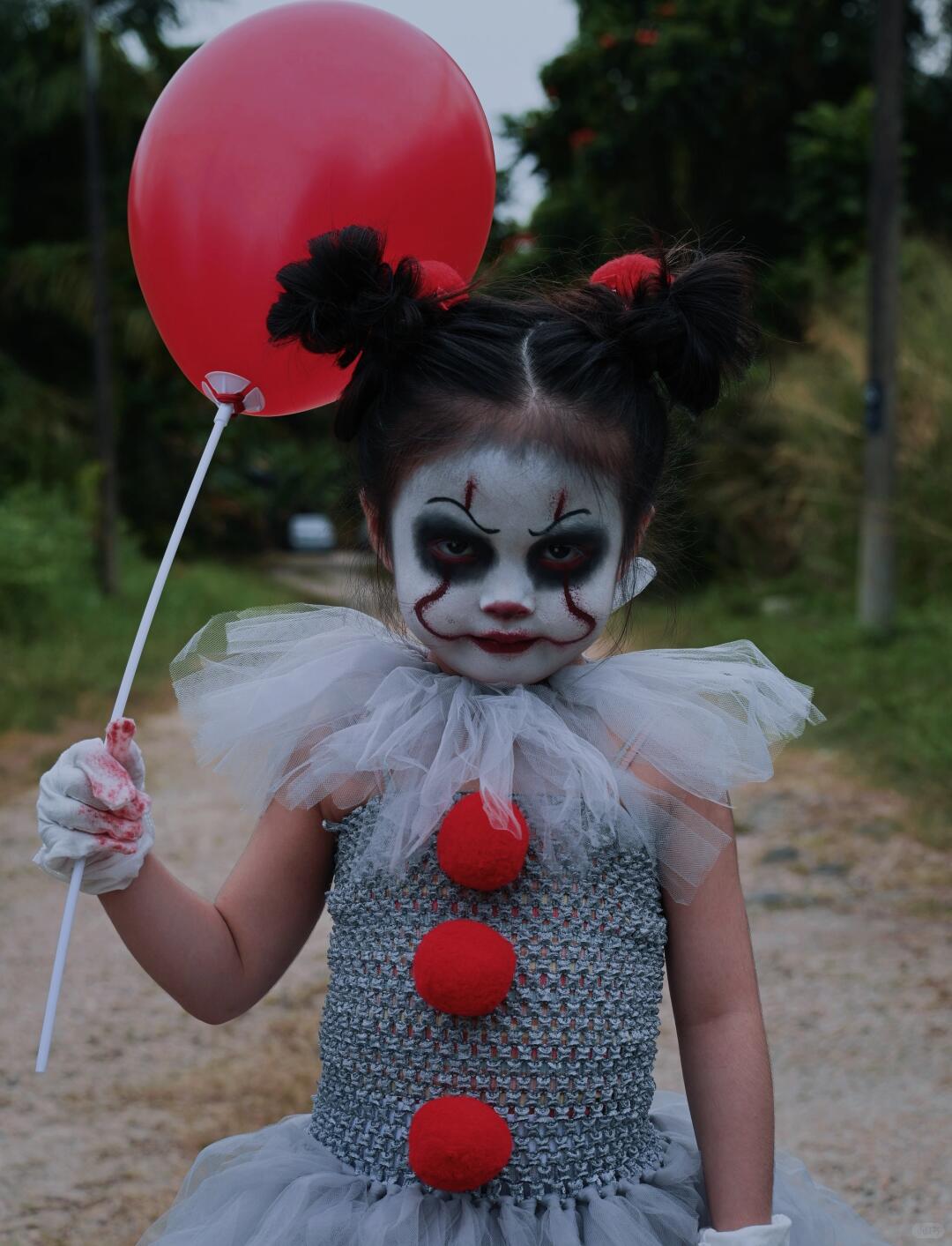 Kostium zła lalki na Halloween – Baby Clothing Europe recenzja i cena